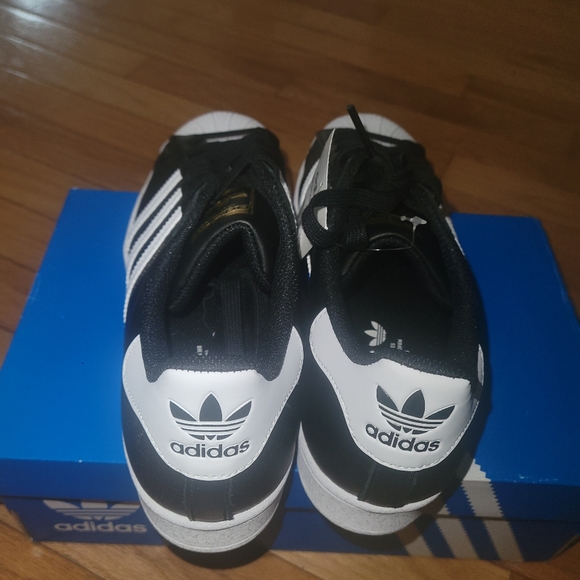 Addidas superstar shoes - Picture 4 of 8